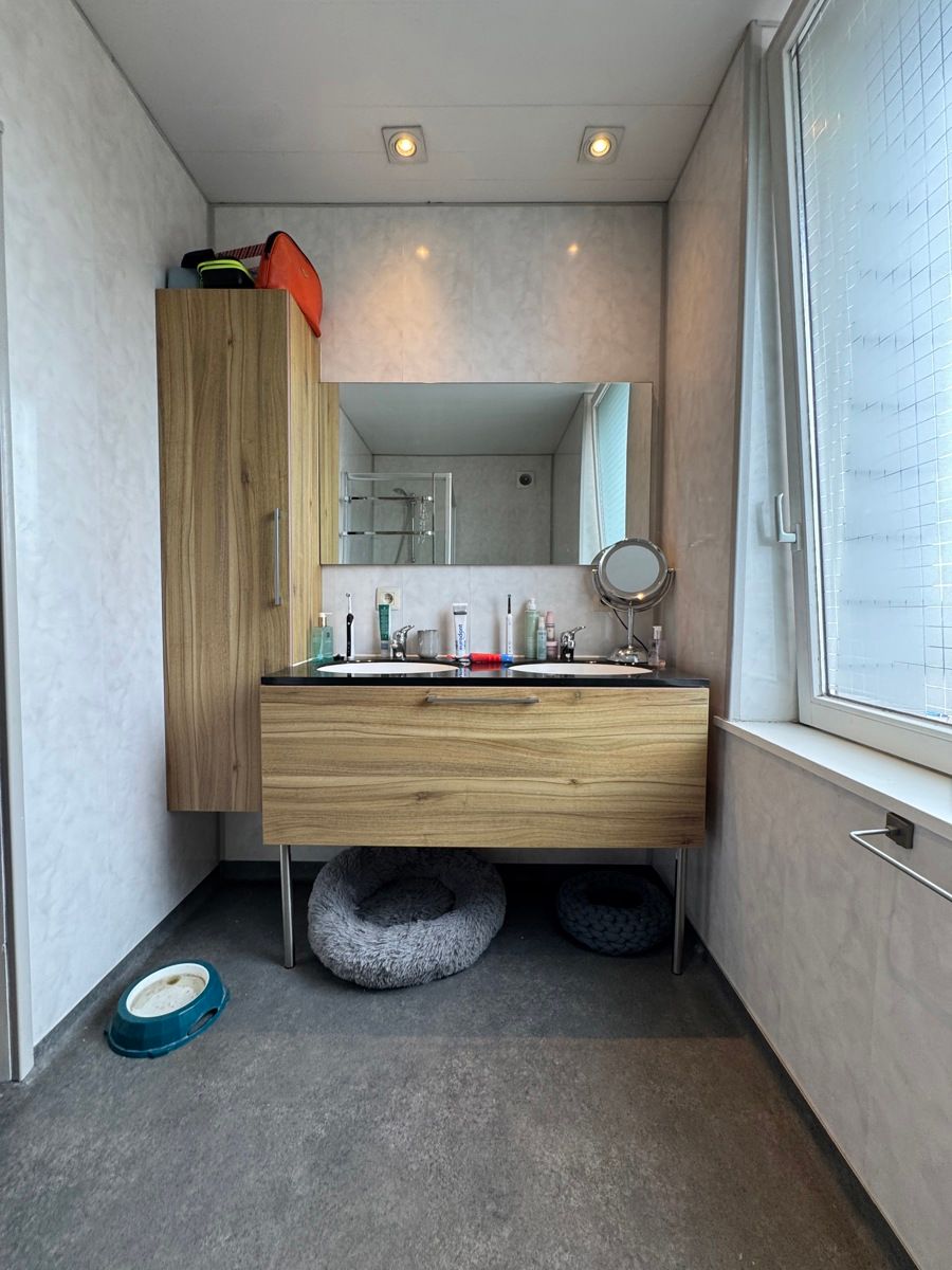 Goed gelegen woning met 3 slaapkamers en autostaanplaats foto 12