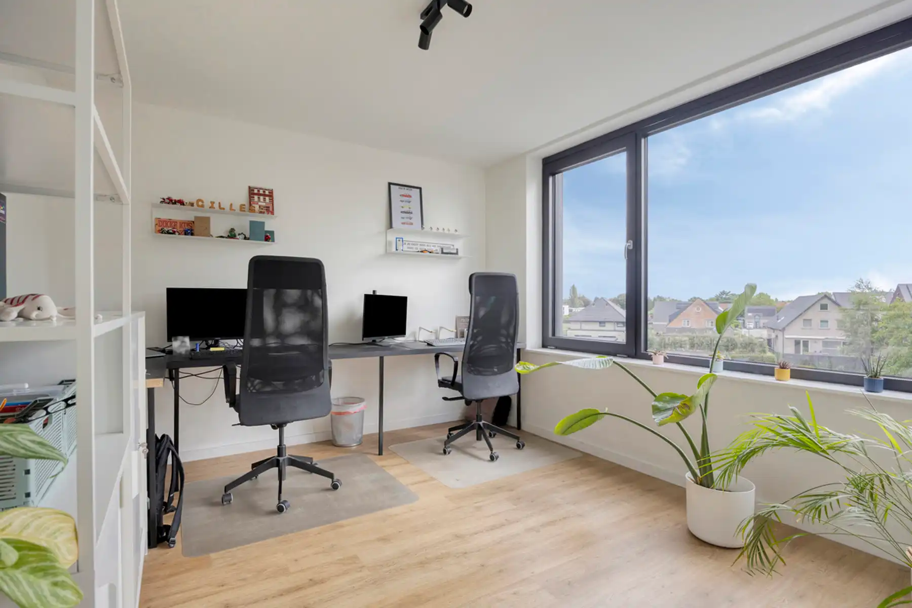 Uitzonderlijk ruim appartement met garage en staanplaats foto 19