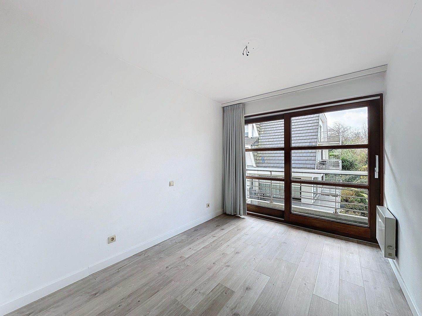 Instapklaar appartement met 2 zonneterrassen nabij de Zeedijk. foto 10