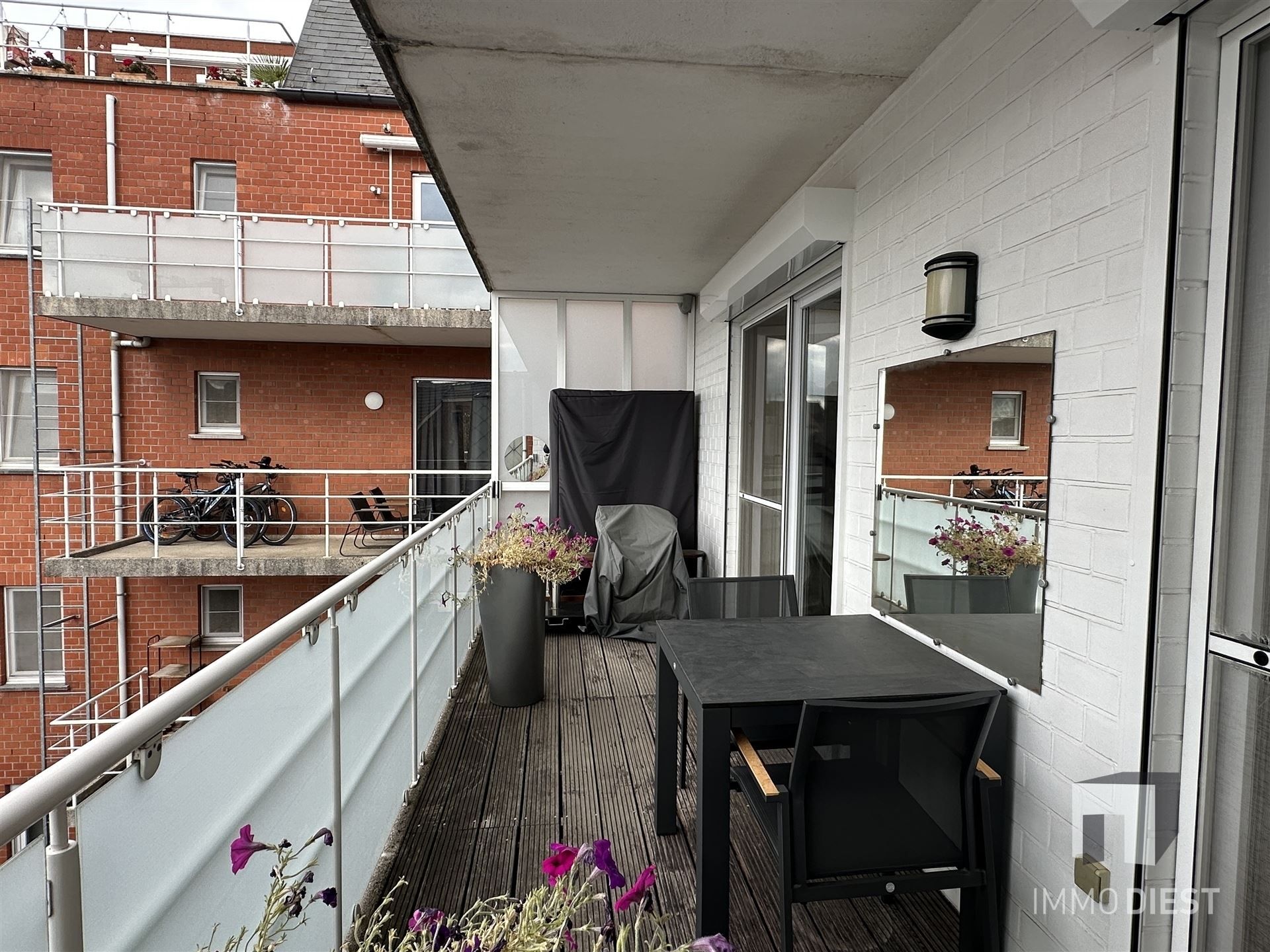 Villa appartement met zicht op de Ezeldijkmolen - 3 slpks, terras en parking foto 33