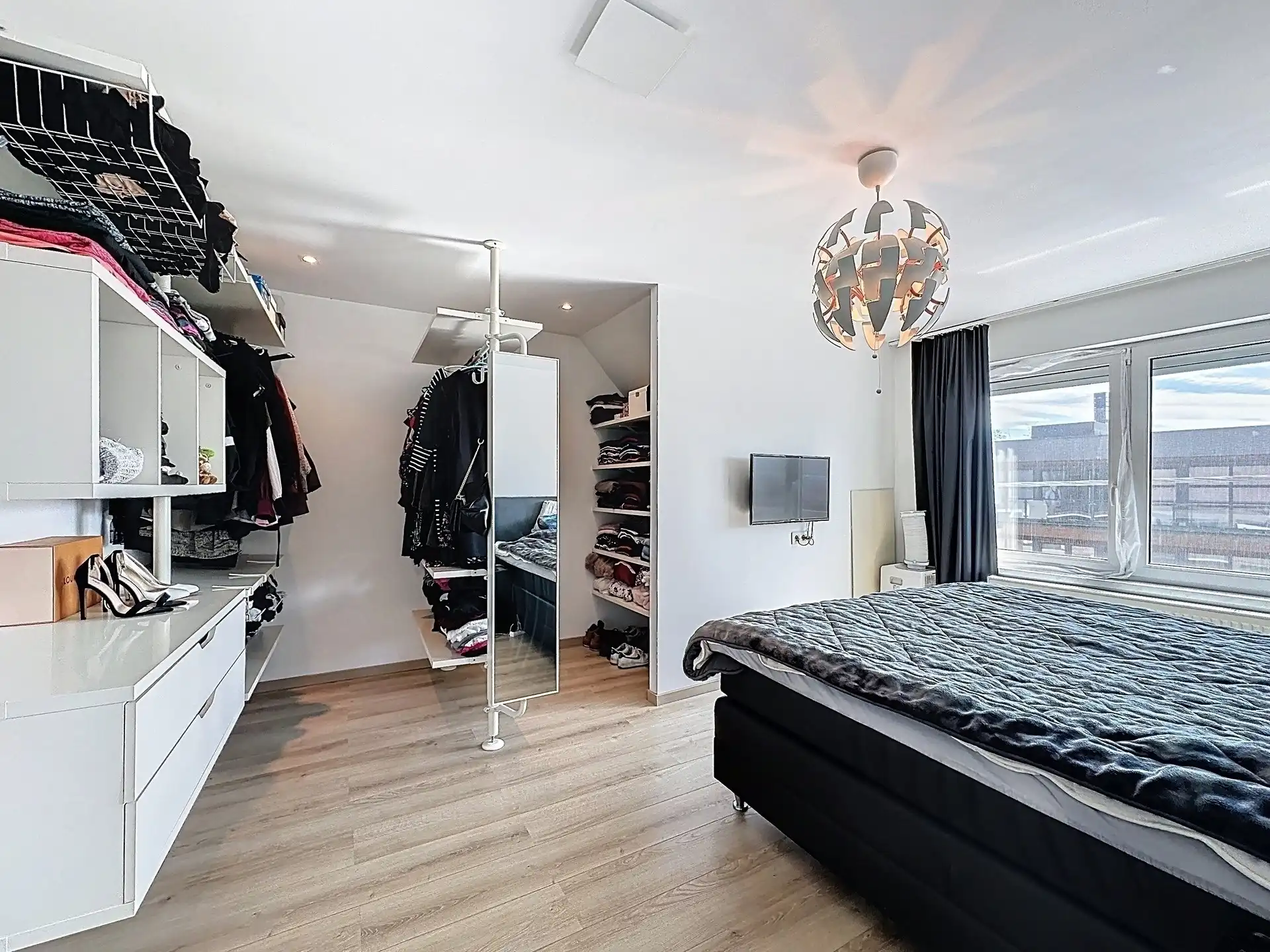 Gezinswoning met praktijk en 5 slaapkamers in Belsele foto 13