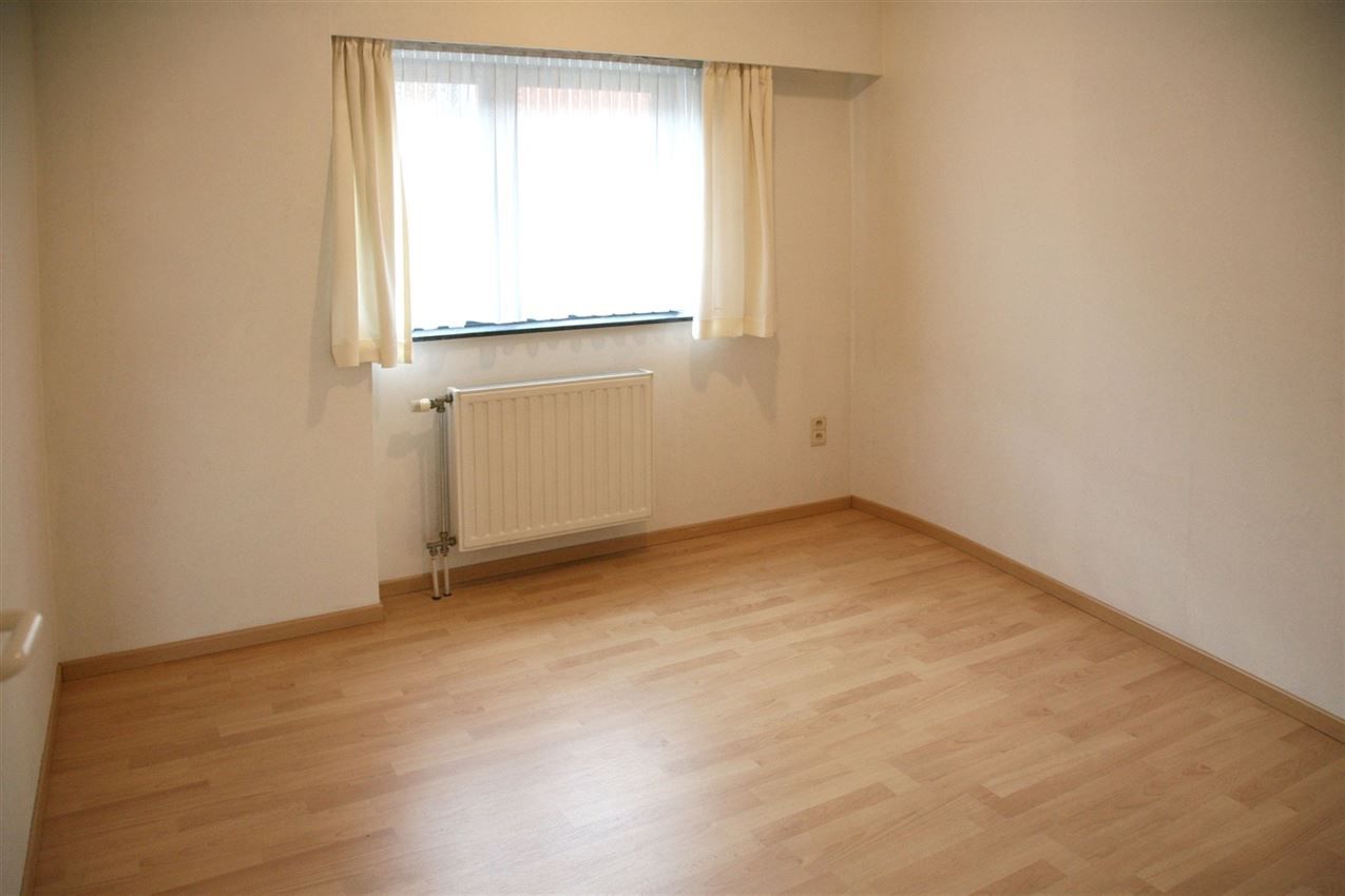 Instapklaar appartement met 2 slpk., autostaanplaats en terras in centrum Aarschot foto 18