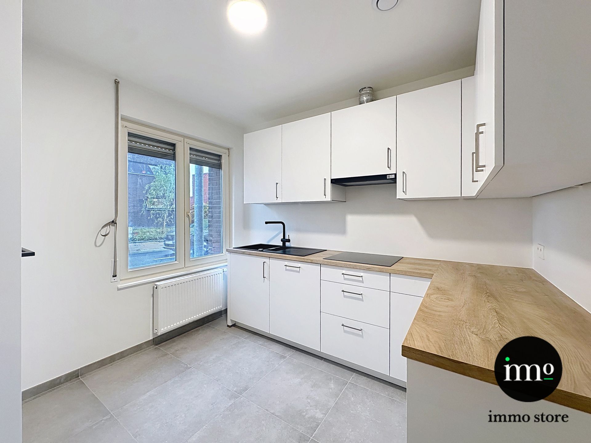 Volledig gerenoveerde gezinswoning met 3 slaapkamers, garage en nieuw aan te leggen tuin in hartje Sint-Ulriks-Kapelle foto 5