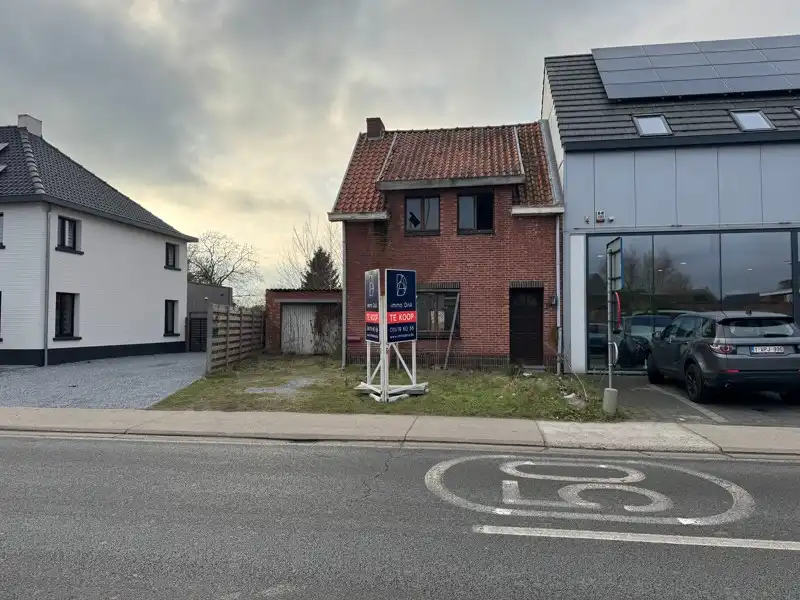 Bouwgrond met af te breken woning - 440 m² foto 2