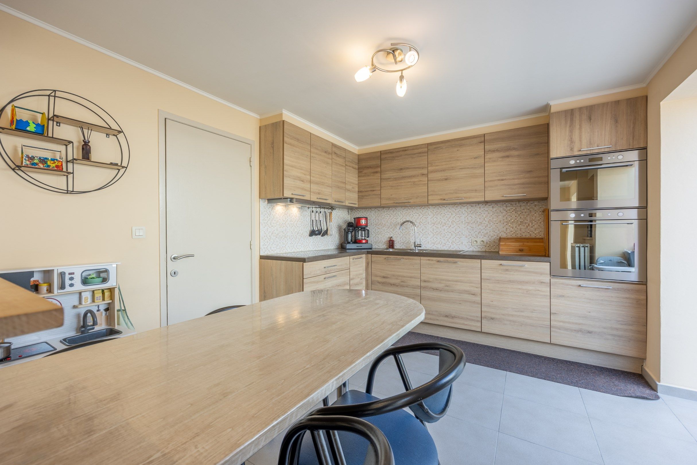 Instapklare woning met 4 slaapkamers en uitweg foto 3