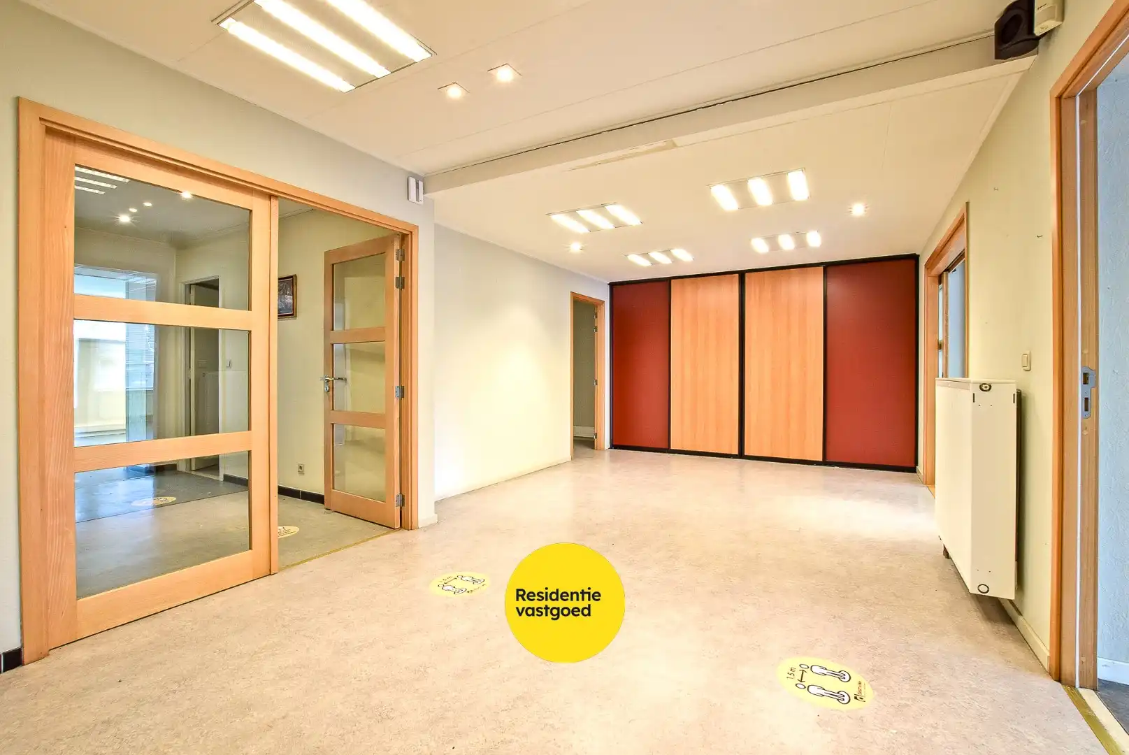 Centraal gelegen handelsruimte (148 m²) in centrum Diksmuide! foto 5