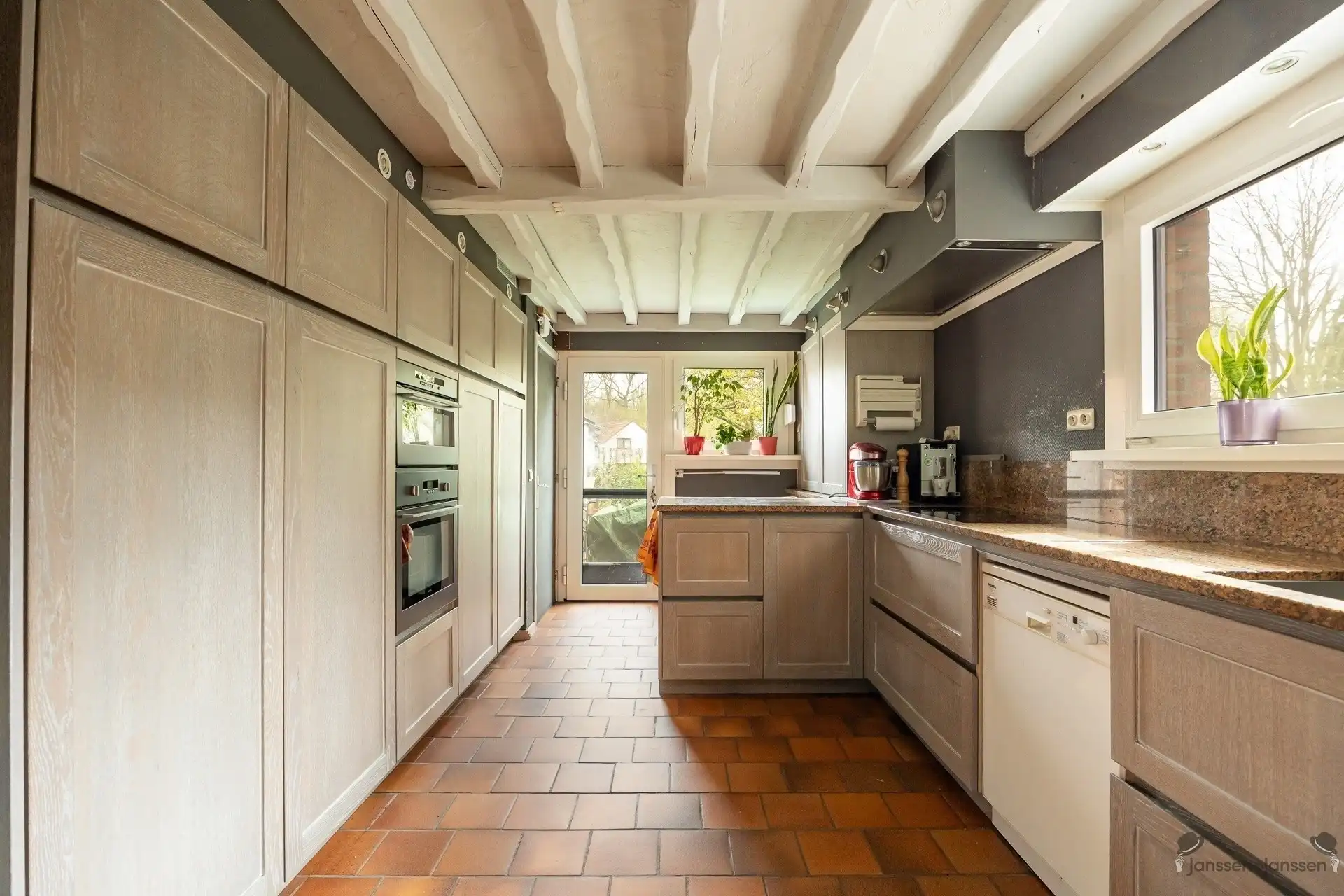 Charmant huis met EPC B en uitbreidingsmogelijkheden op gewilde locatie in Schoten foto 11