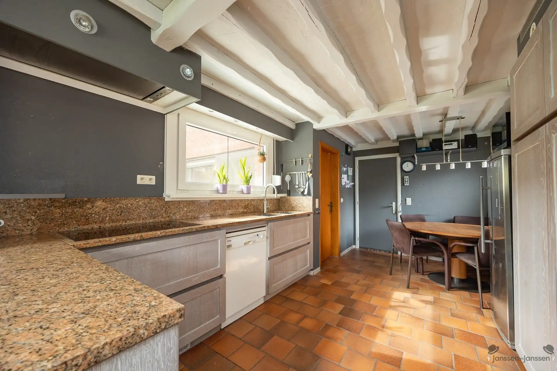 Charmant huis met EPC B en uitbreidingsmogelijkheden op gewilde locatie in Schoten foto 11