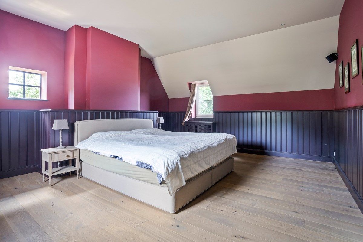 Exclusieve villa met oa 5 slaapkamers en verwarmde zwemvijver  op 2.070 m². foto 15