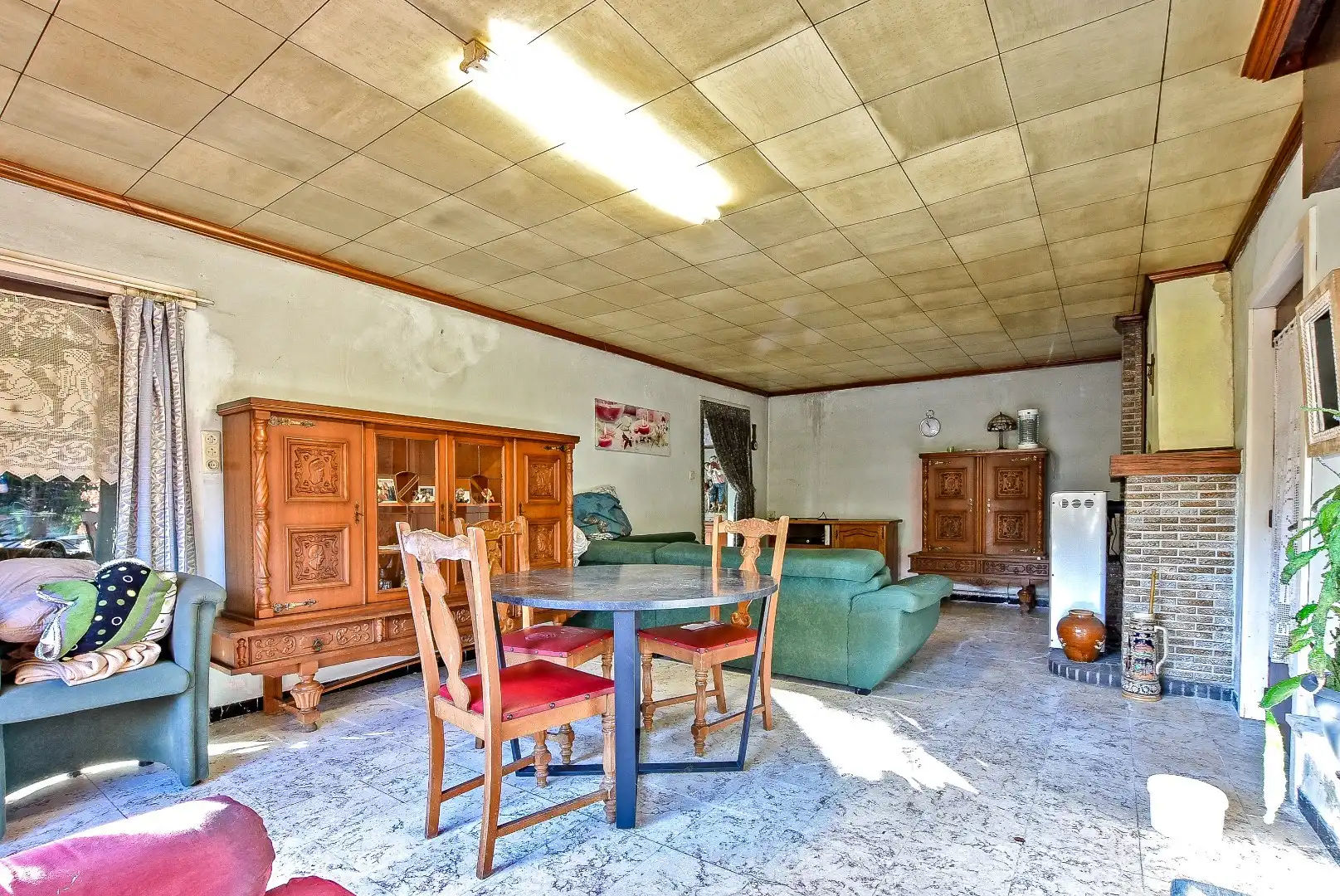 Te renoveren woning op een perceel van 392m² te Houthulst! foto 9
