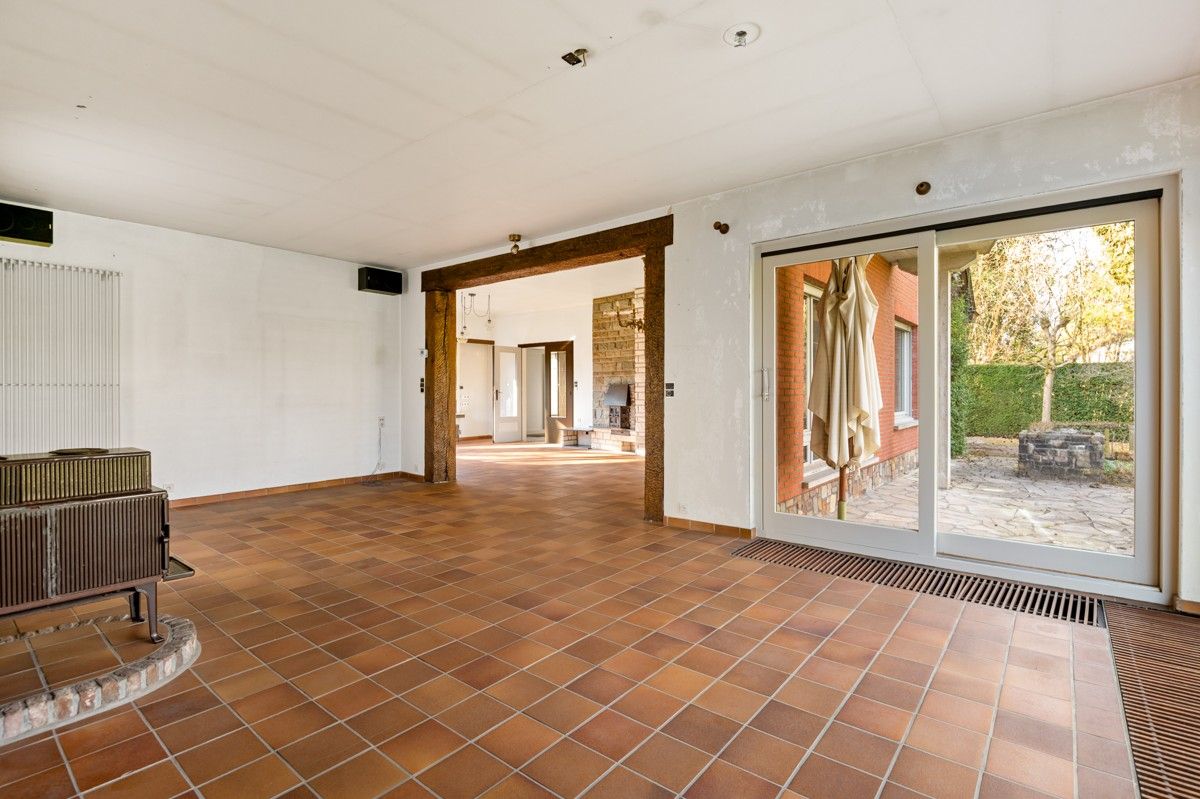 Charmant te renoveren woning op 2192m² aan de voet van het Zoerselbos. foto 9