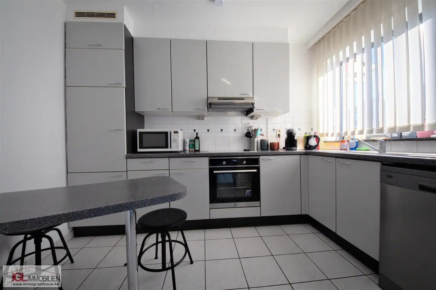 Ruim appartement met 2 kamers en gesloten garagebox foto 3