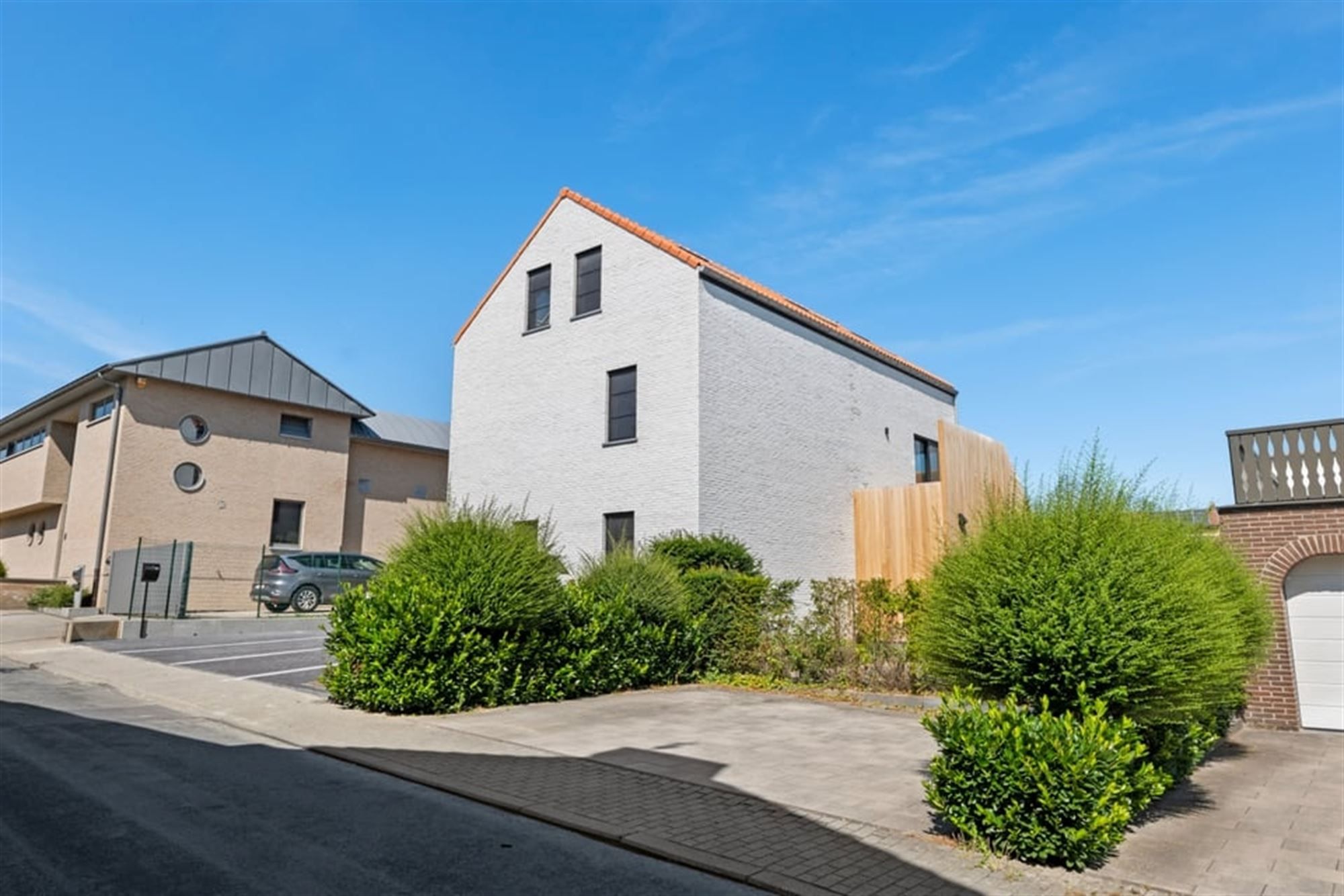 3 SLK APPARTEMENT MET RUIME TUIN EN PARKEERPLAATS IN HET CENTRUM VAN LANDEN  foto 3