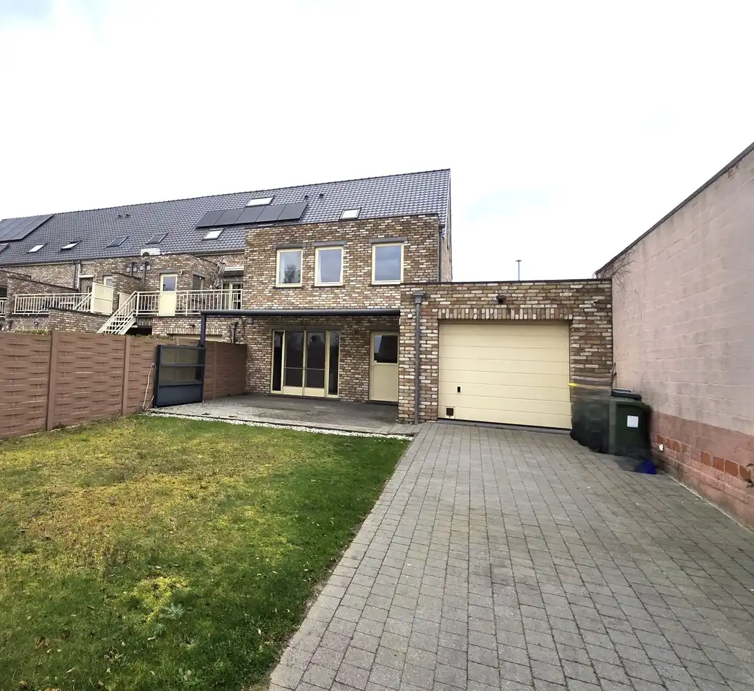Zeer ruime gezinswoning te centrum Heist, 4 tot 5 slaapkamers met dubbele garage. foto 13