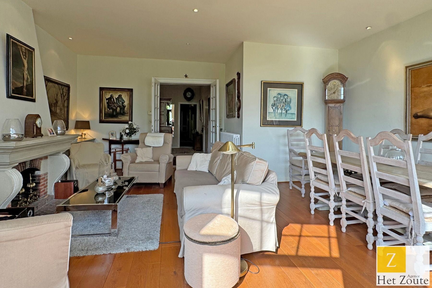 Te renoveren appartement in iconische residentie te Knokke foto 8