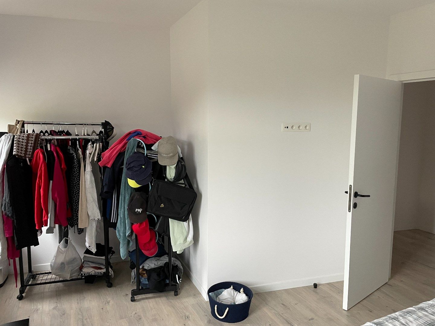 Vernieuwde, energiezuinige woning in centrum Evergem foto 10