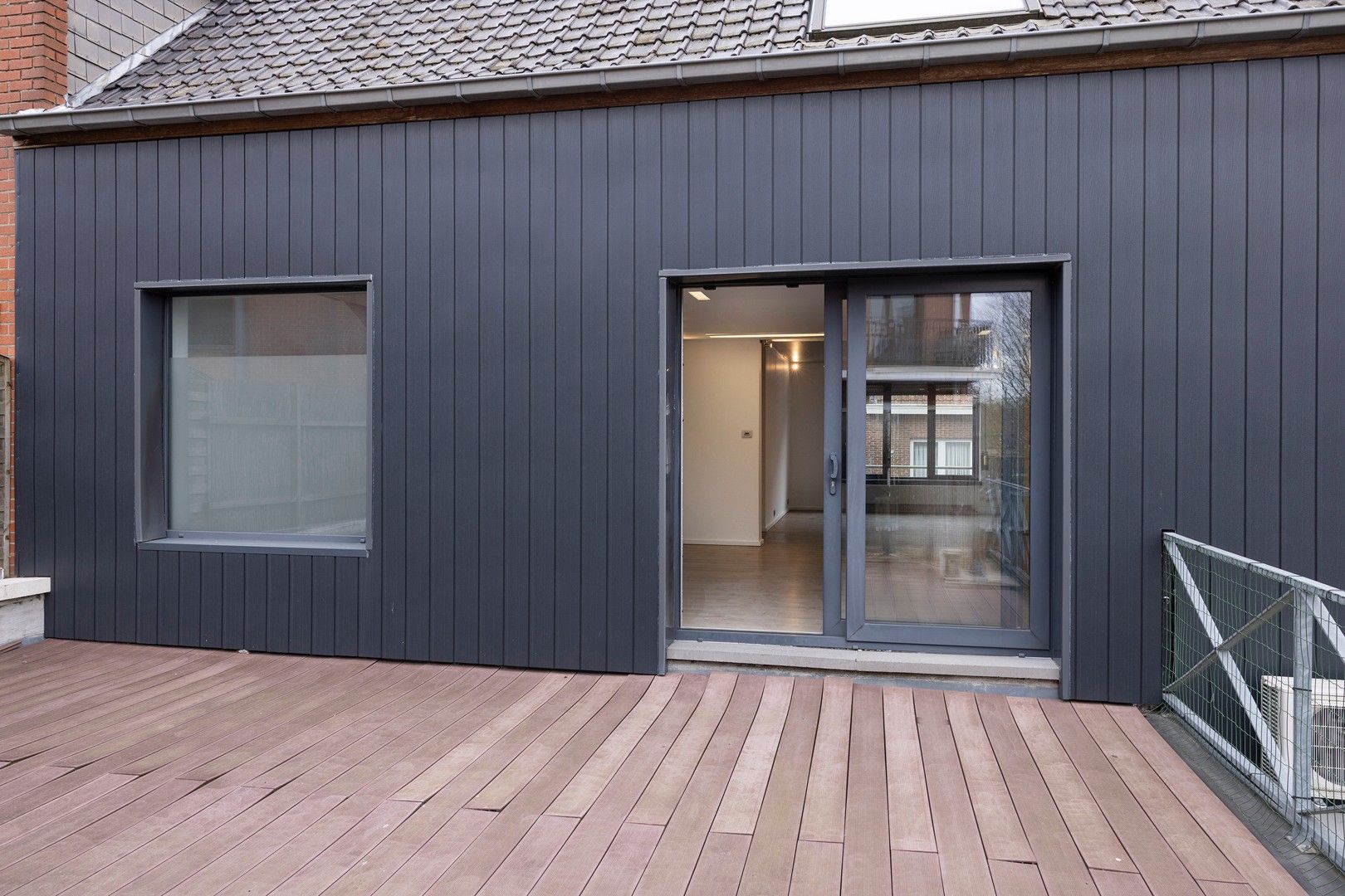 Meergezinswoning met handels/woongelijkvloers en twee extra appartementen centraal Meulebeke. foto 11