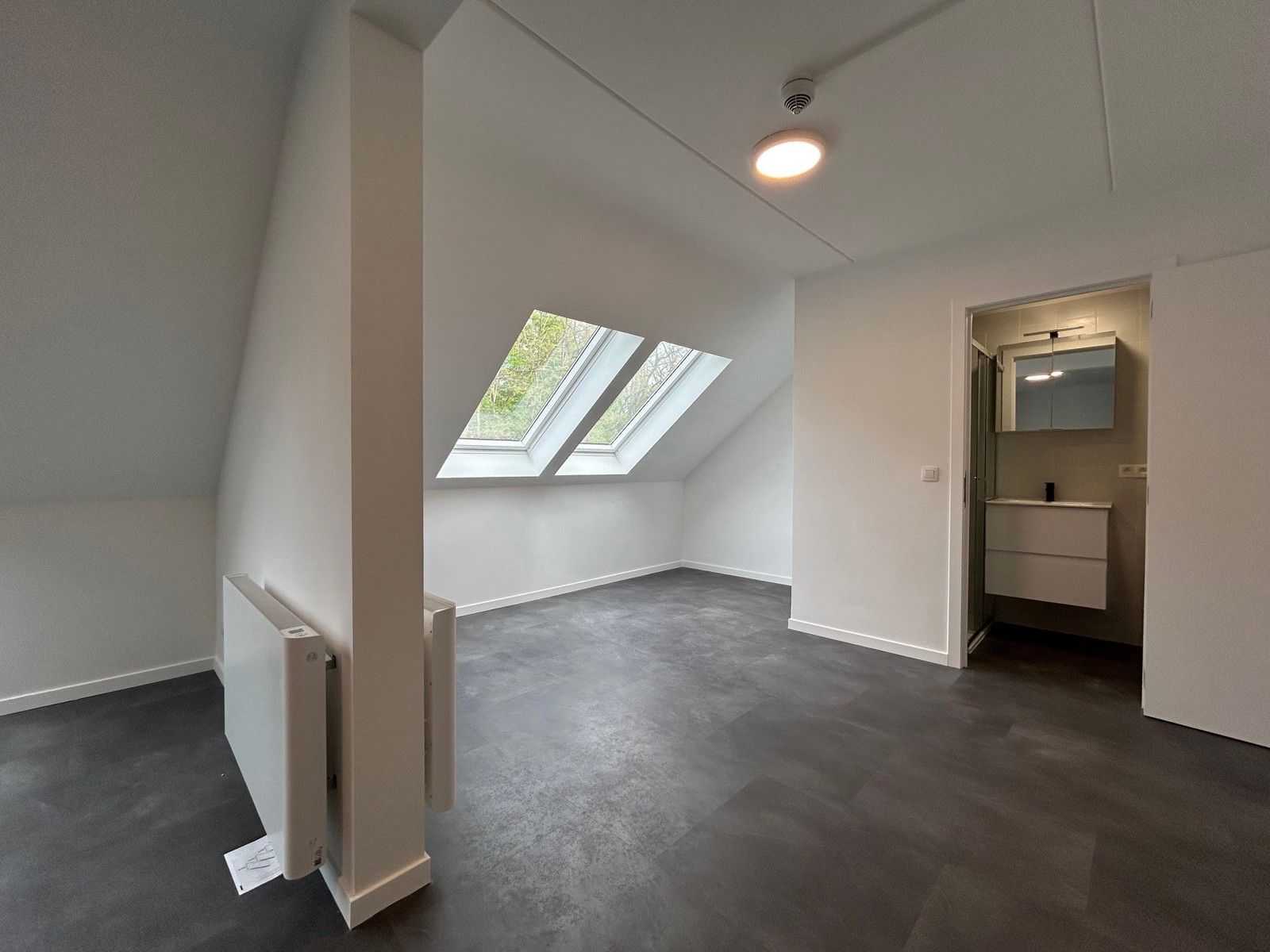 Ruime lichtrijke studio's nabij Gasthuisberg foto 7