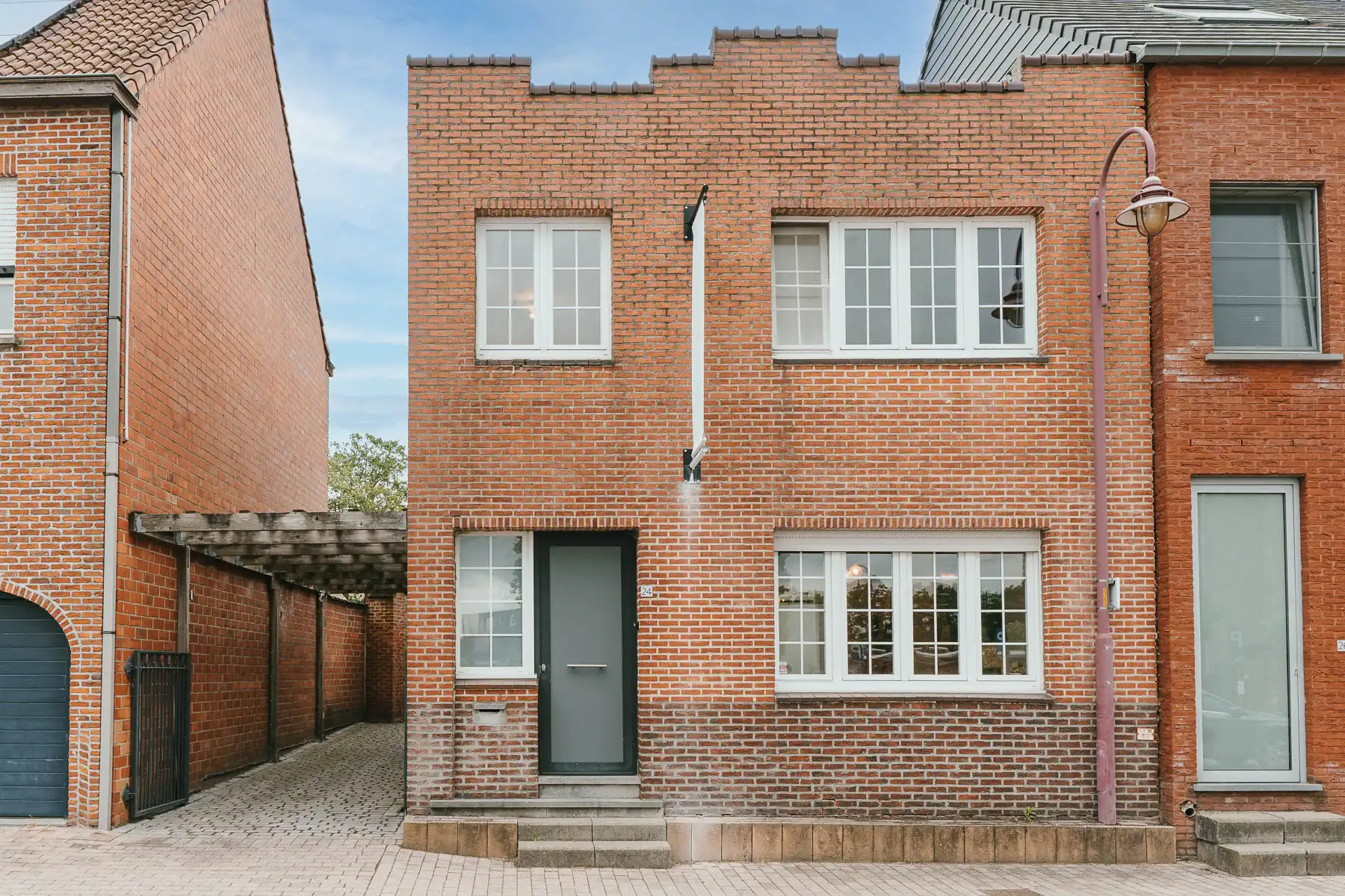 Karaktervolle woning met commerciële mogelijkheden foto {{pictureIndex}}