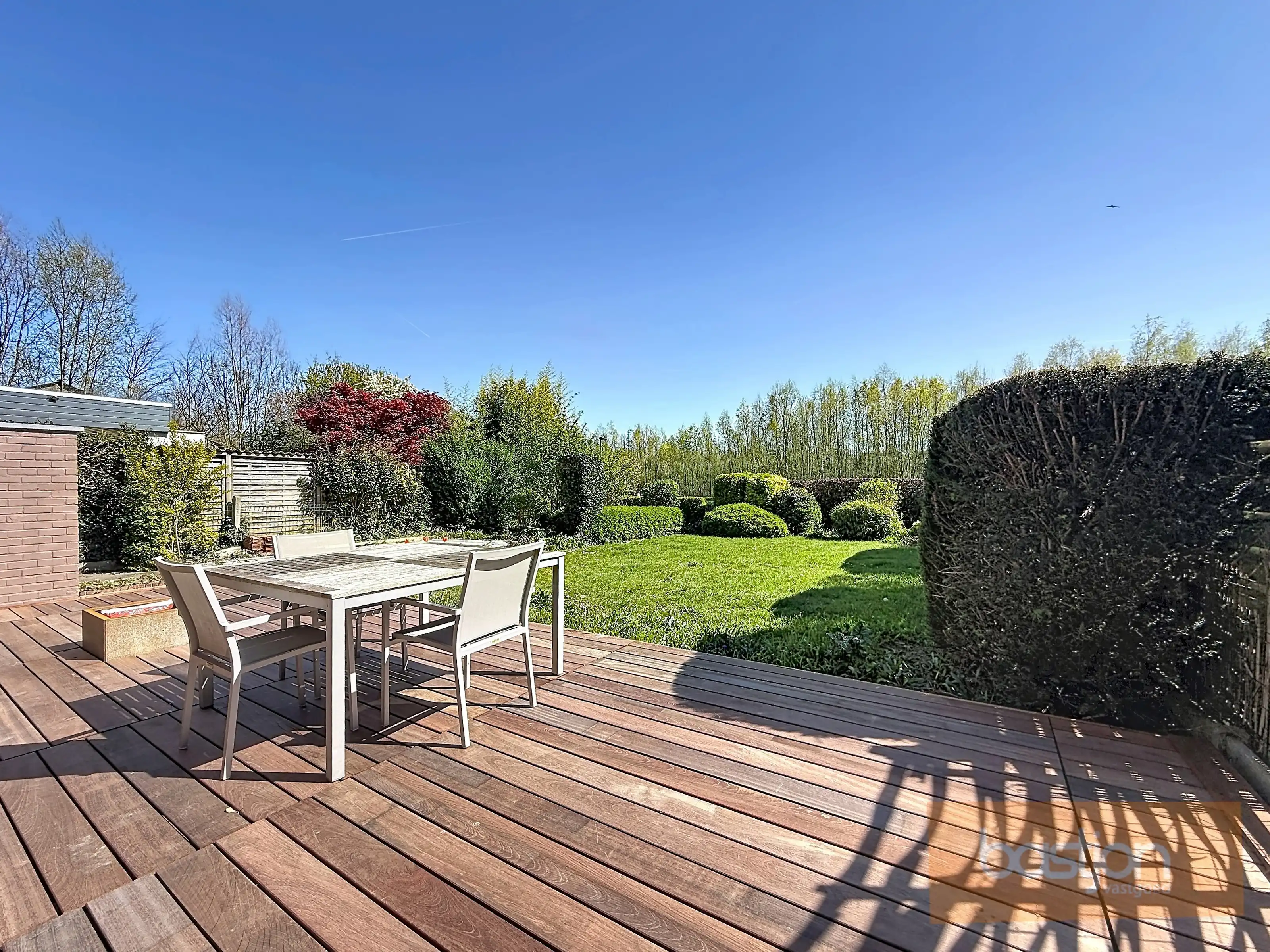 Volledig gerenoveerde, lichtrijke woning met uitzicht op het Preshoekbos foto 12