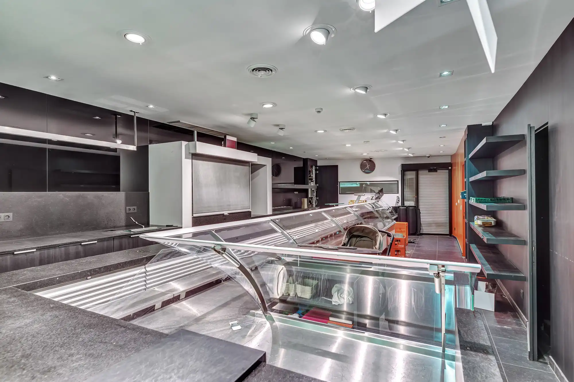 Handelswoning op goede ligging foto 2