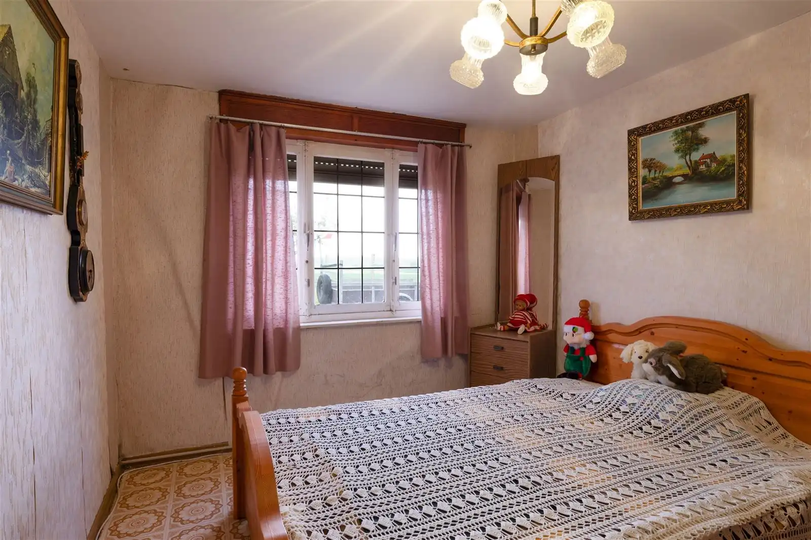Allenstaande achterliggende te renoveren gezinswoning op 23are40 foto 12