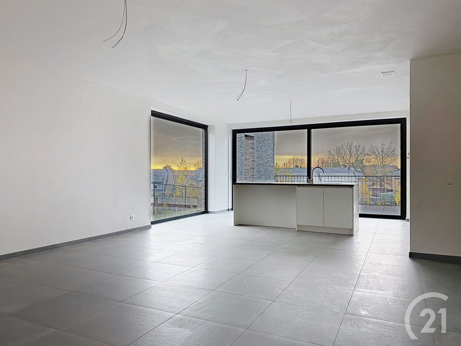 Prachtige nieuwbouwwoning in heel rustige straat te koop! foto 5