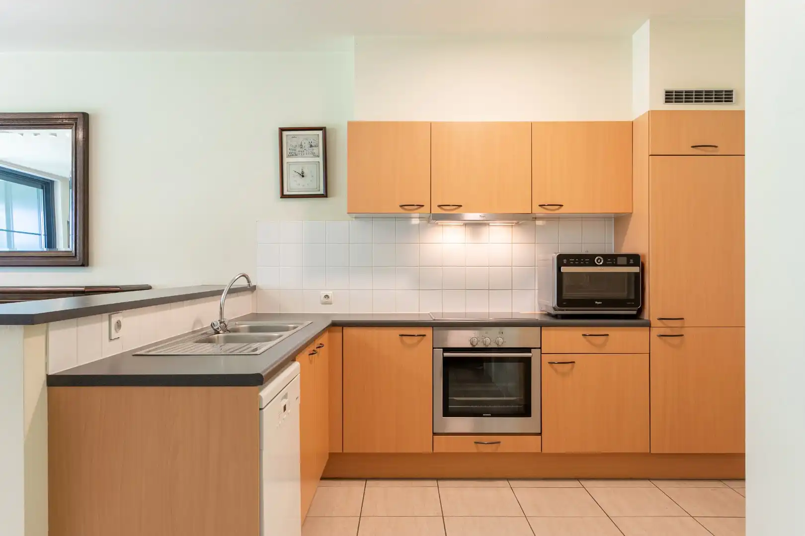 App met 2 slpk, tuin, kelder en staanplaats foto 6