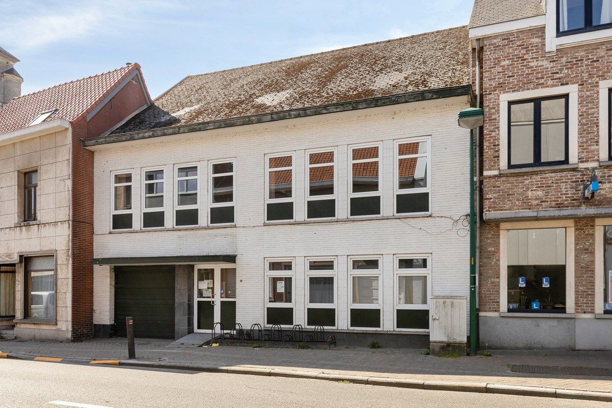 Multifunctioneel gebouw in het centrum van Merchtem. foto 3