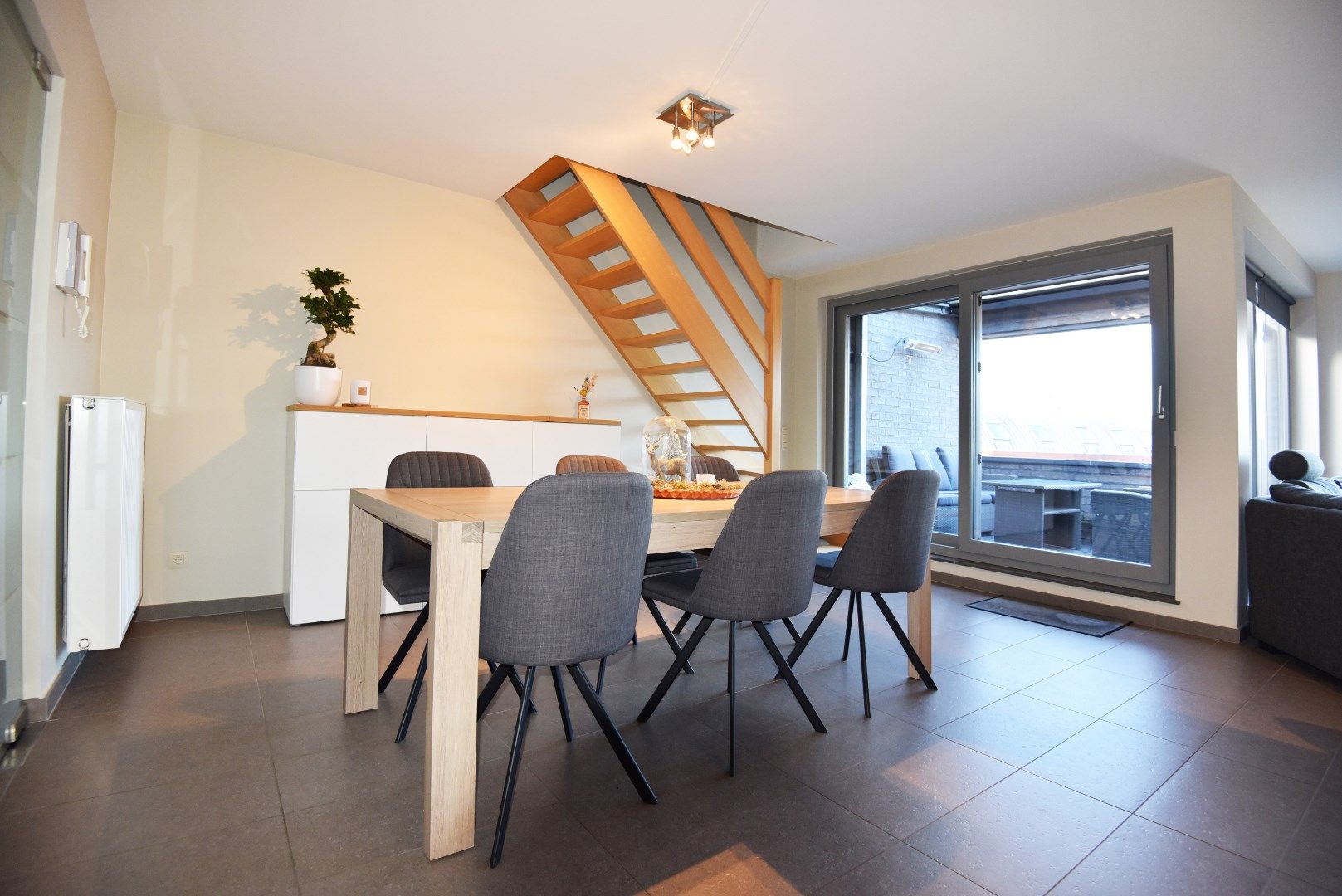 Modern duplex appartement op toplocatie te Maldegem! foto 3