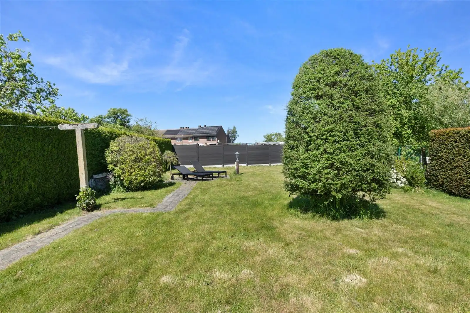 Alleenstaande lwoning met bijgebouw, garage en tuin op 6are23 foto 13