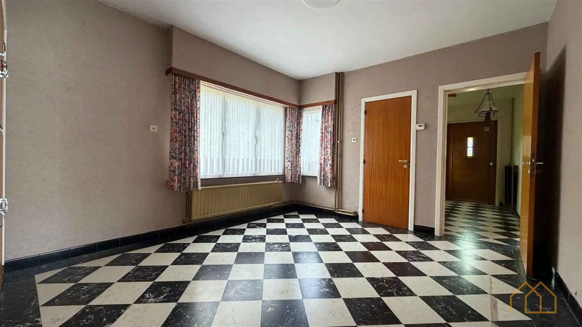 Vrijstaande woning met 3 slk en tuin foto 6