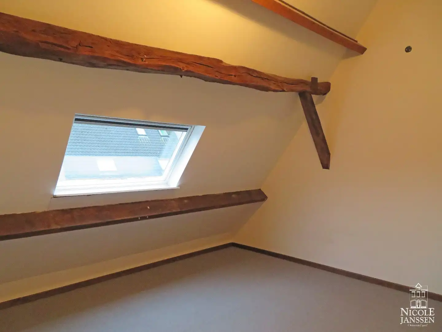 Charmant stadshuisje met drie slaapkamers en tuintje foto 13