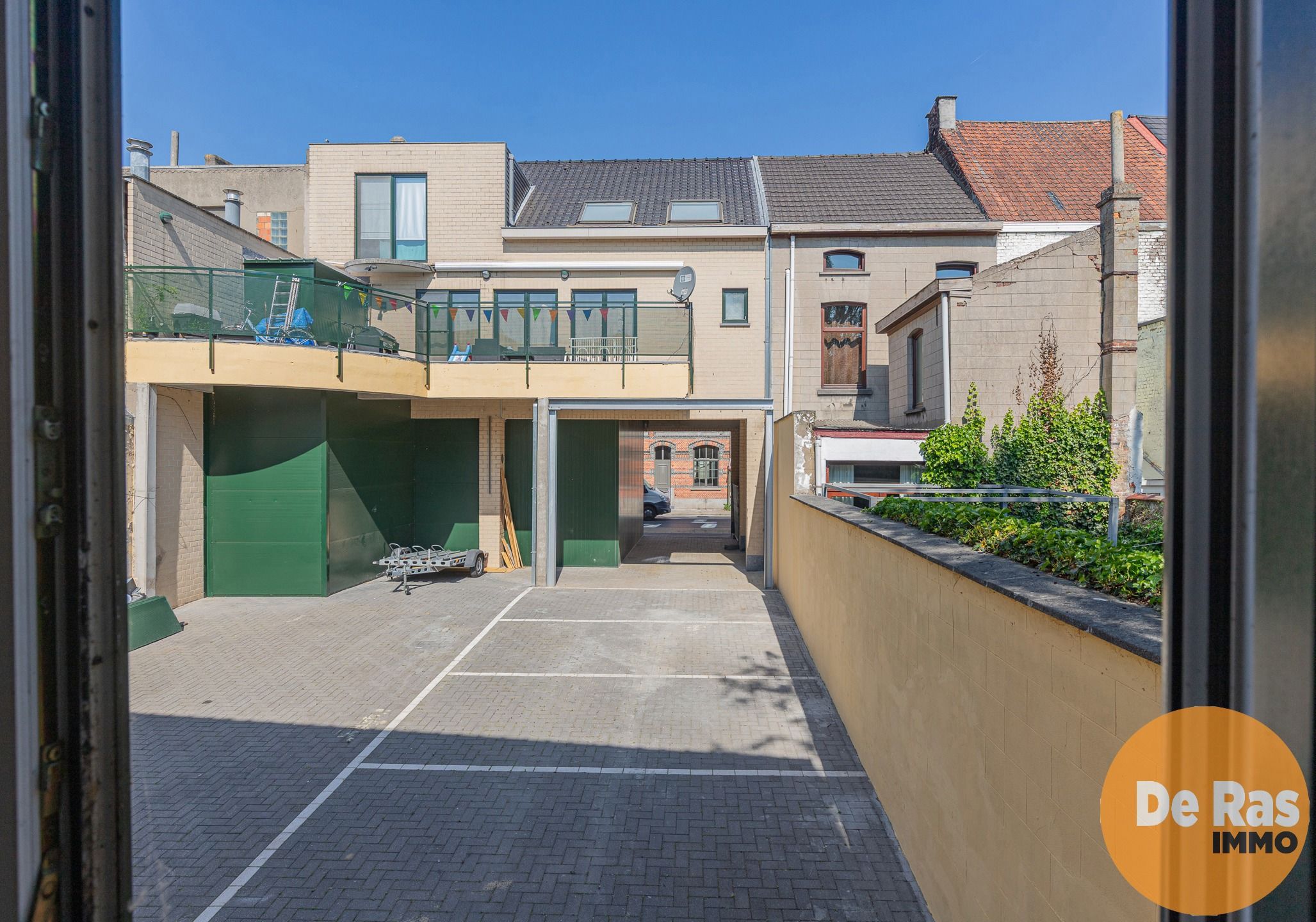 AALST - Centraal gelegen bel-etagewoning met magazijn  foto 3