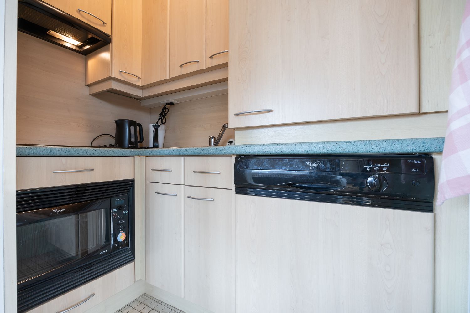 Instapklaar 1-slaapkamerappartement op topligging in Middelkerke foto 7