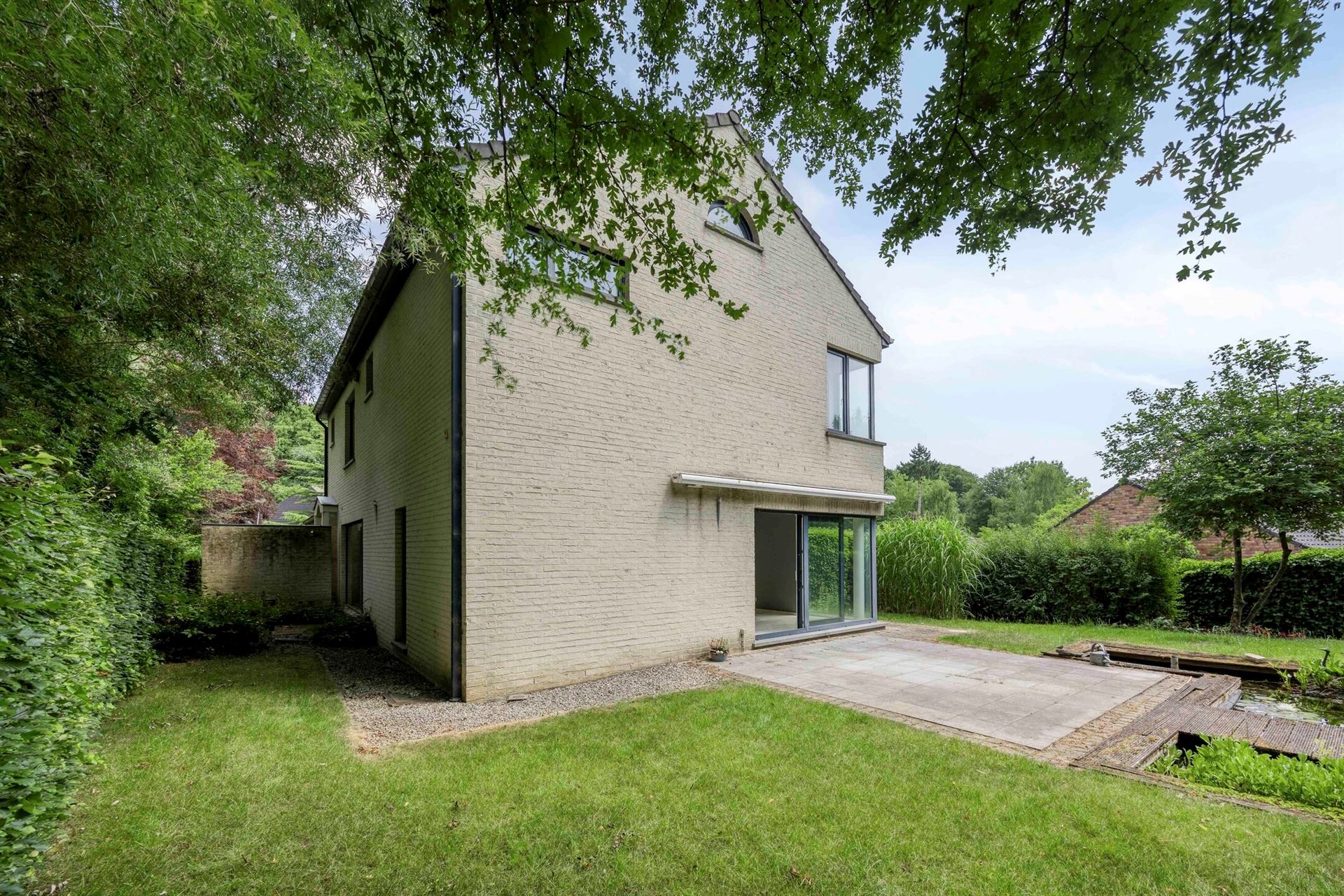 Prachtige moderne villa in rustige wijk foto 31