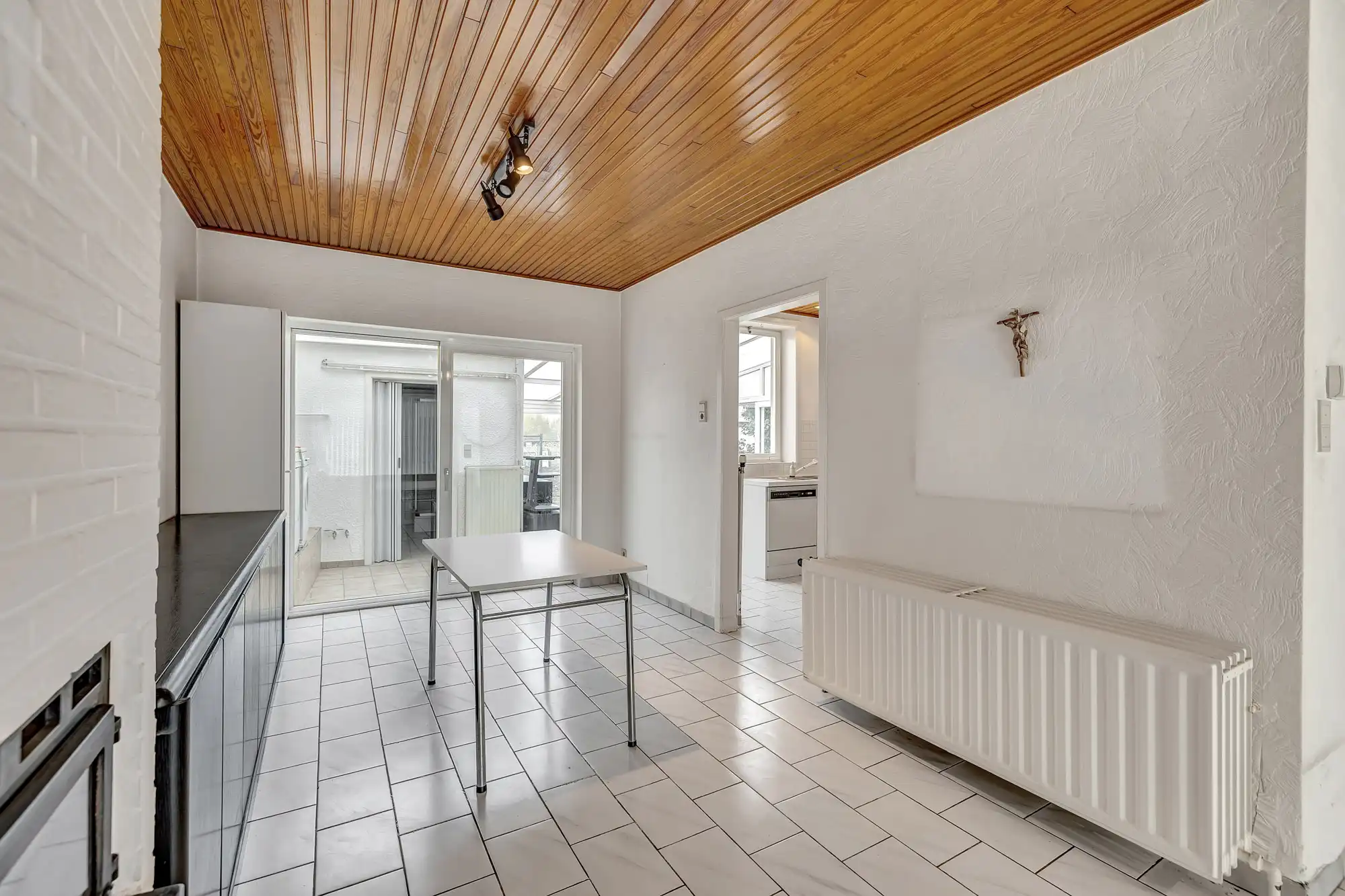 Te renoveren woning met veel potentieel nabij centrum foto 5