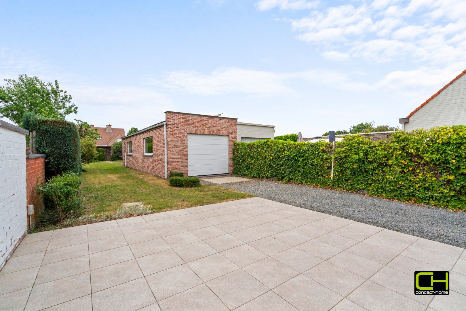 Lichtrijke woning met veel potentieel te koop in Sleidinge foto 16