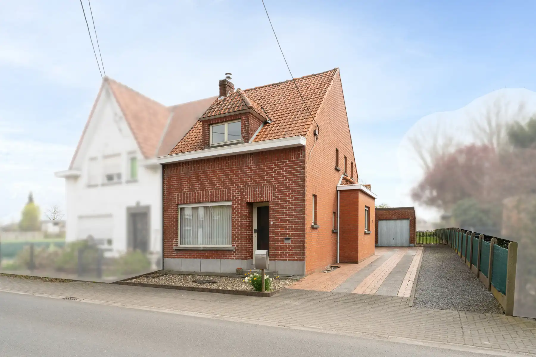 Gezellige woning met potentieel op 985 m² foto 2