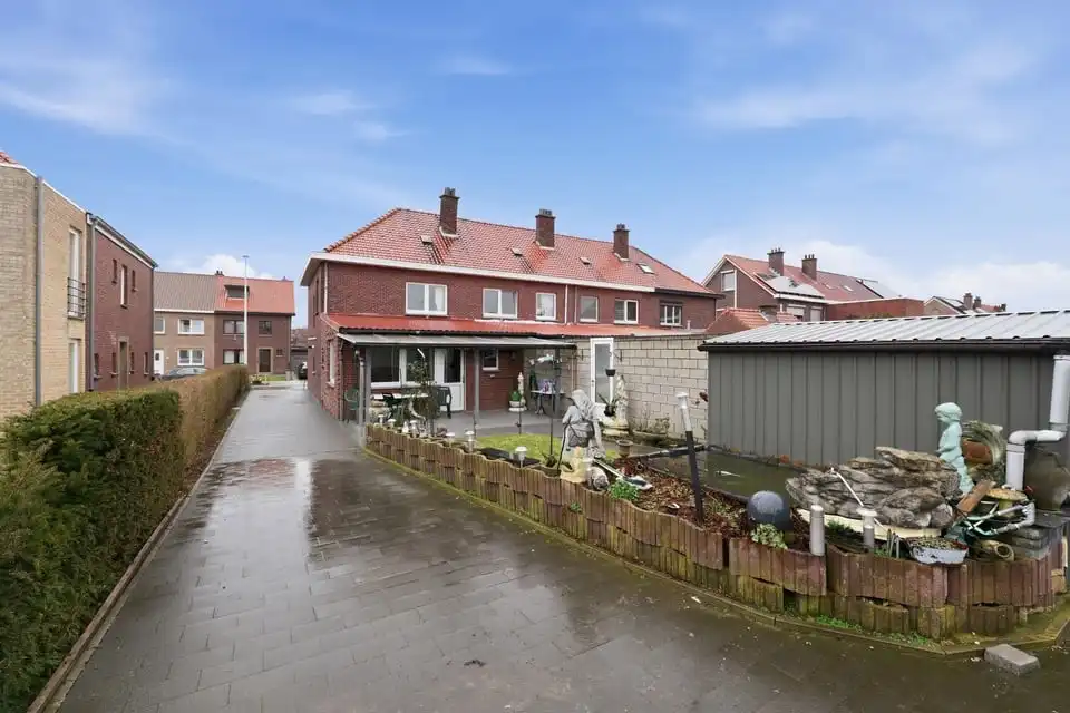 INSTAPKLARE WONING MET TWEE GARAGES IN TONGEREN foto 6