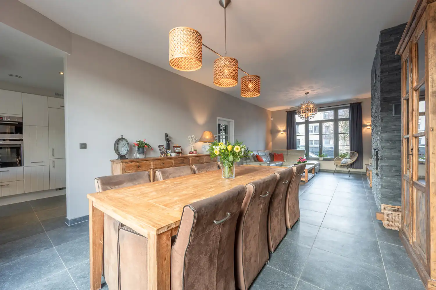 Zeer ruime en instapklare woning te koop met zonnige tuin en garage in Heulebrug te Knokke-Heist foto 5