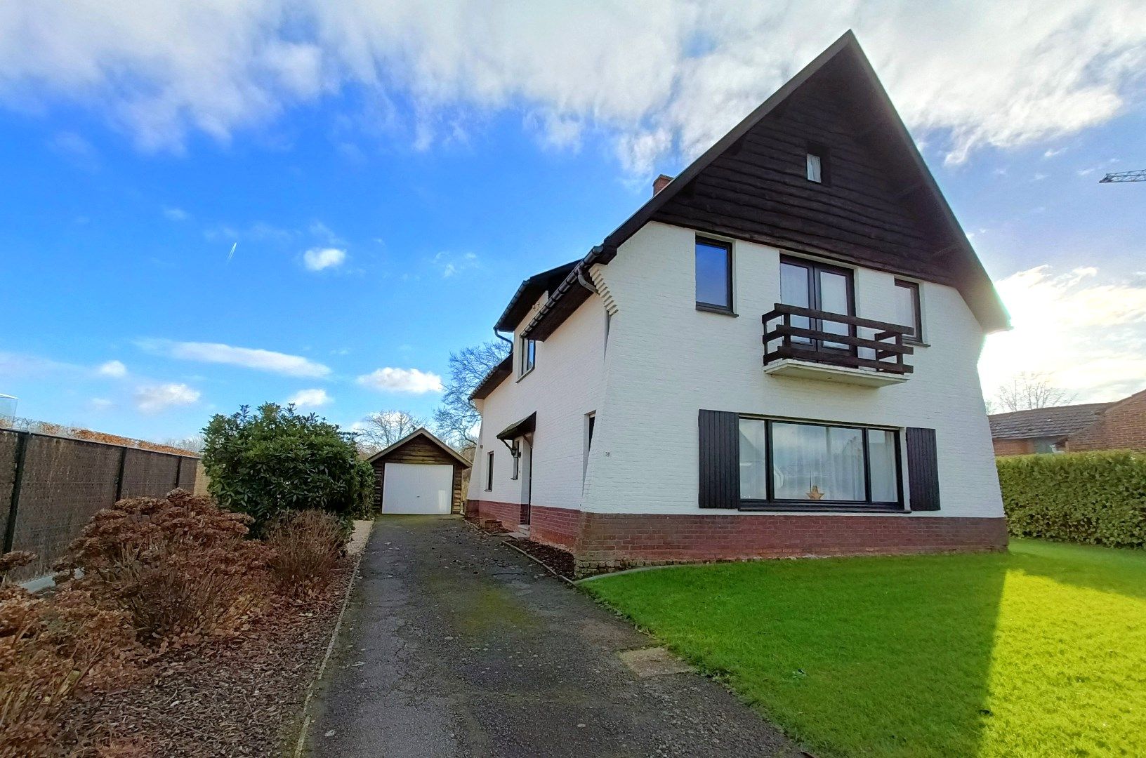 RUIME VRIJSTAANDE WONING MET TUIN EN GARAGE foto 19