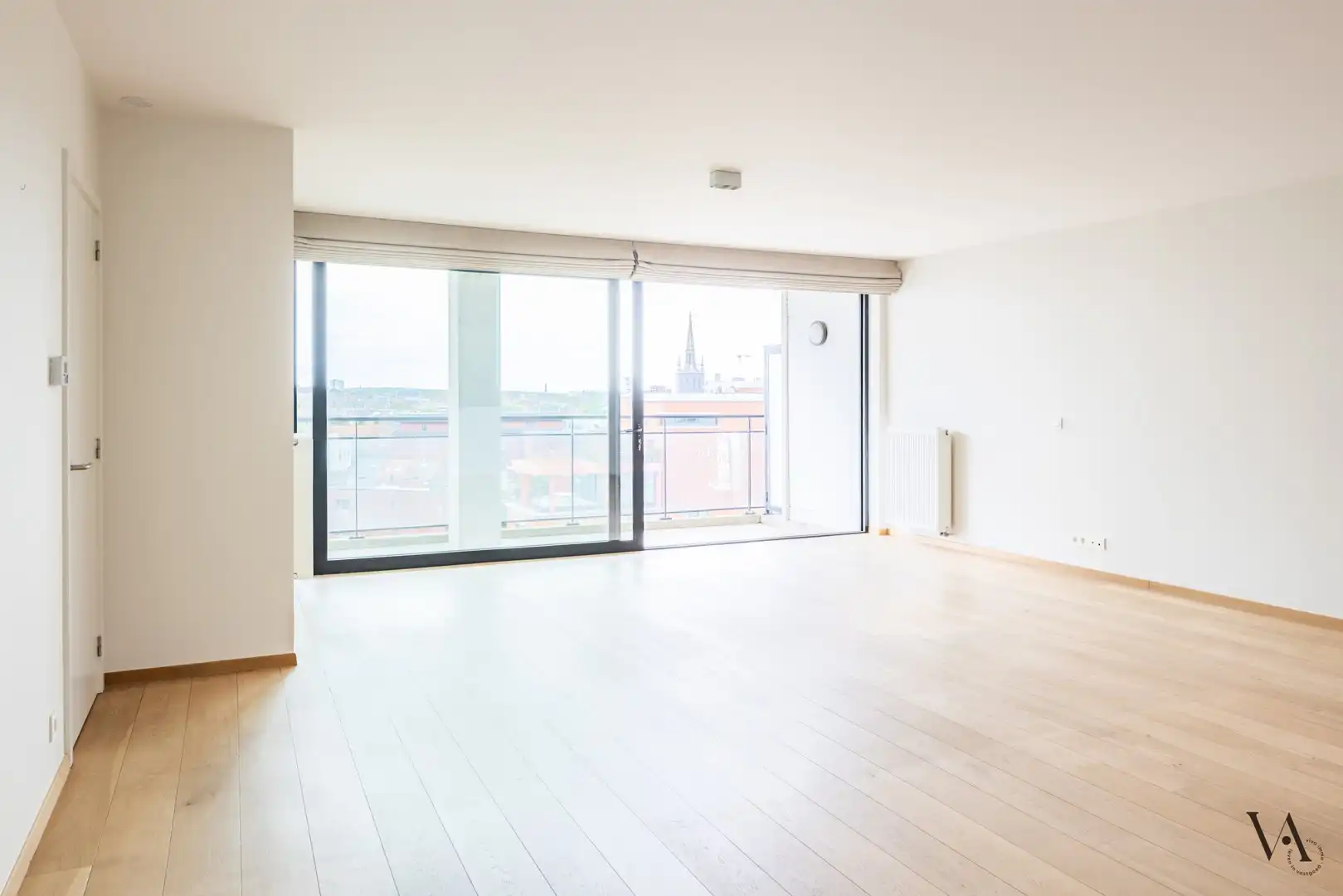 Ruim appartement met 2 slaapkamers en prachtig uitzicht over de jachthaven en het historische centrum foto {{pictureIndex}}