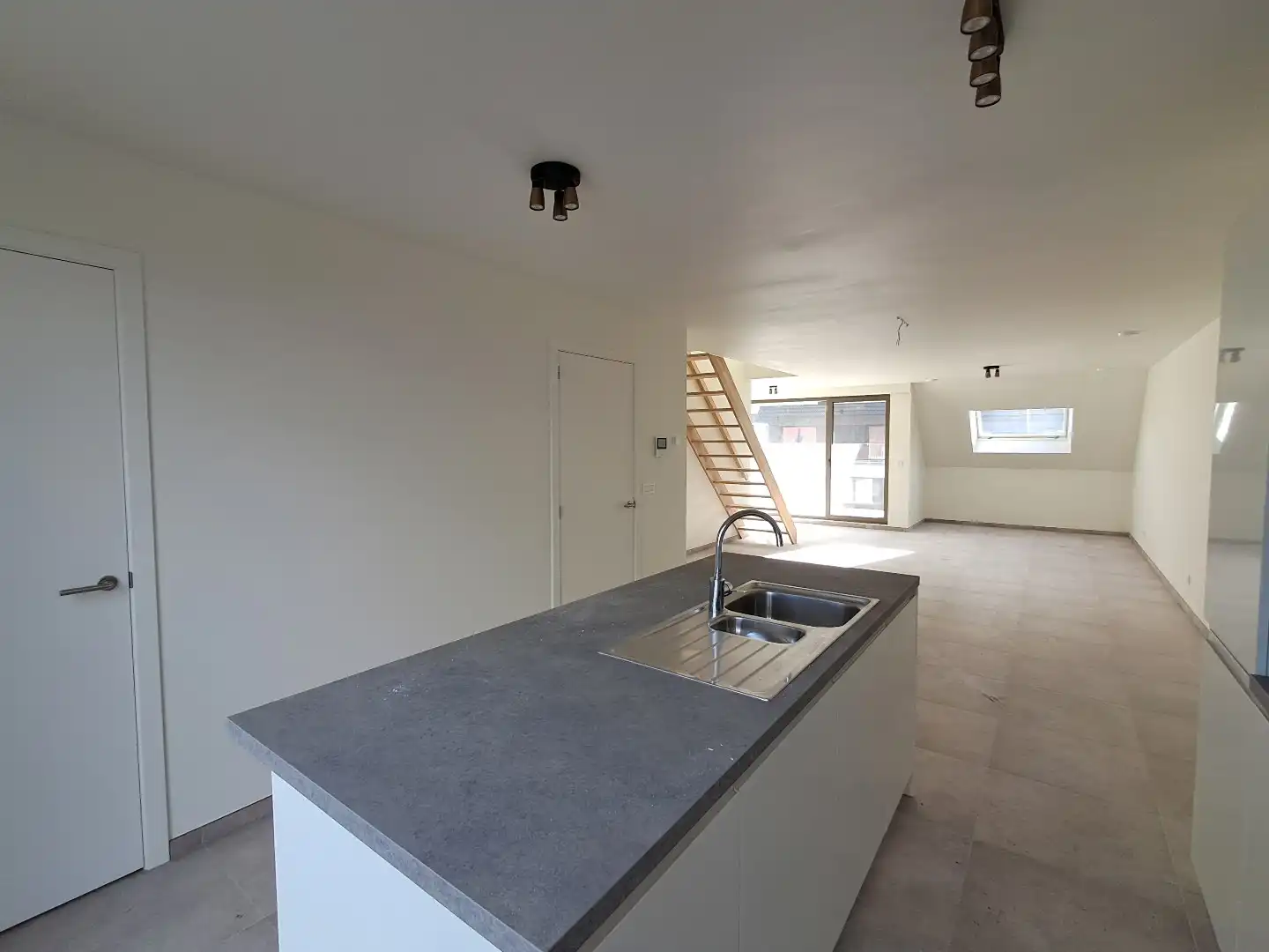 Ruim nieuwbouwappartement te Sijsele! foto 3