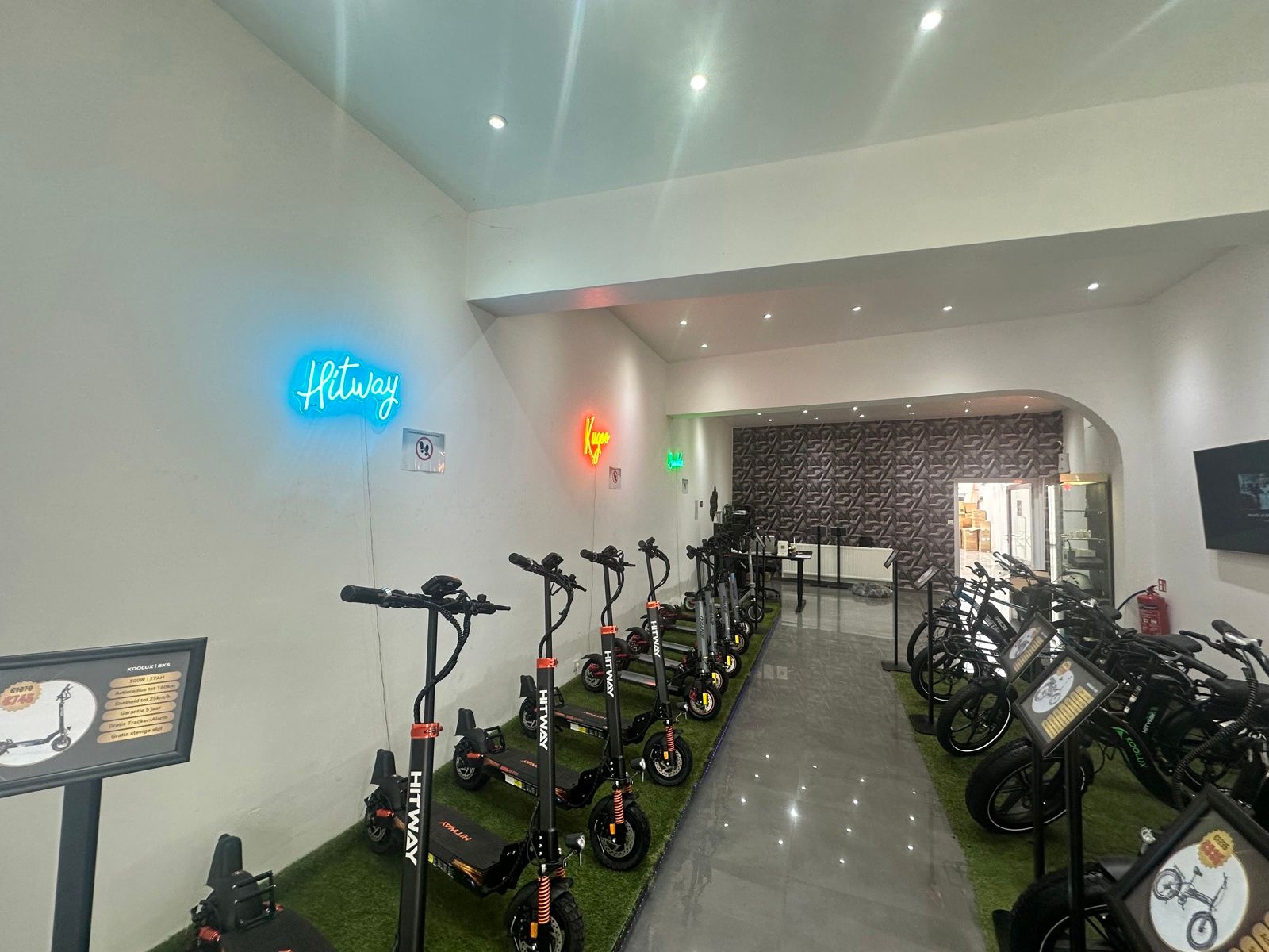 Commercieel gelijkvloers met stabiele huurder op topligging foto 4