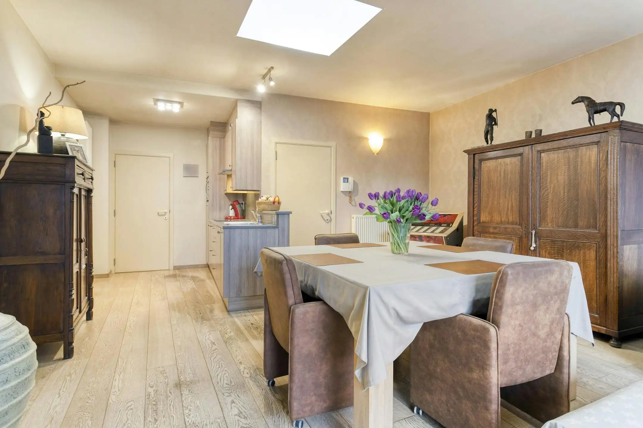 Appartement met drie kamers en twee badkamers te koop in Ieper foto 4