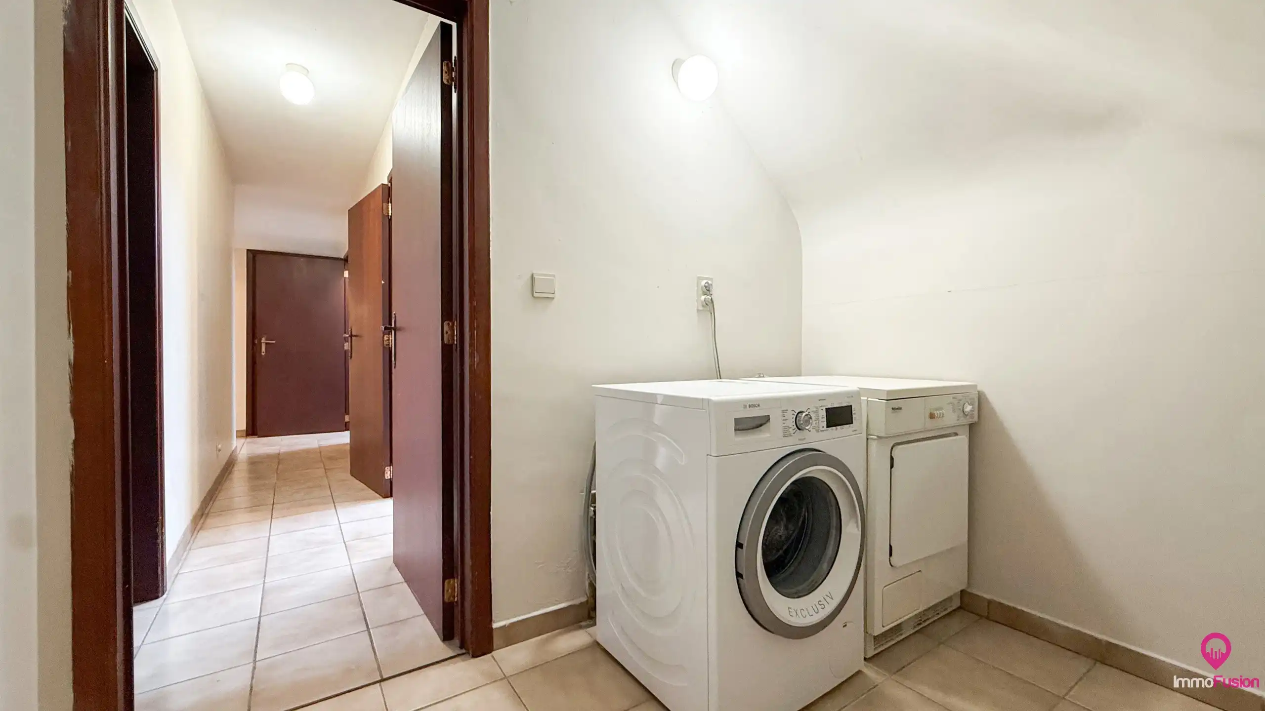 Handelspand met woonst op zeer goede commerciele ligging! foto 39