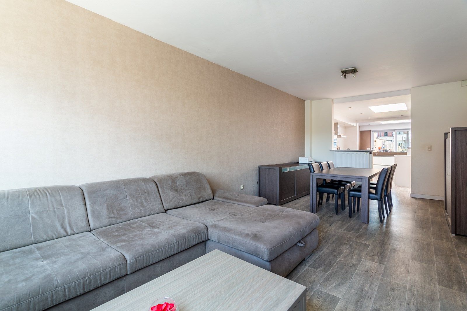 Instapklare woning met 3 slaapkamers en grote zonnige tuin foto 14