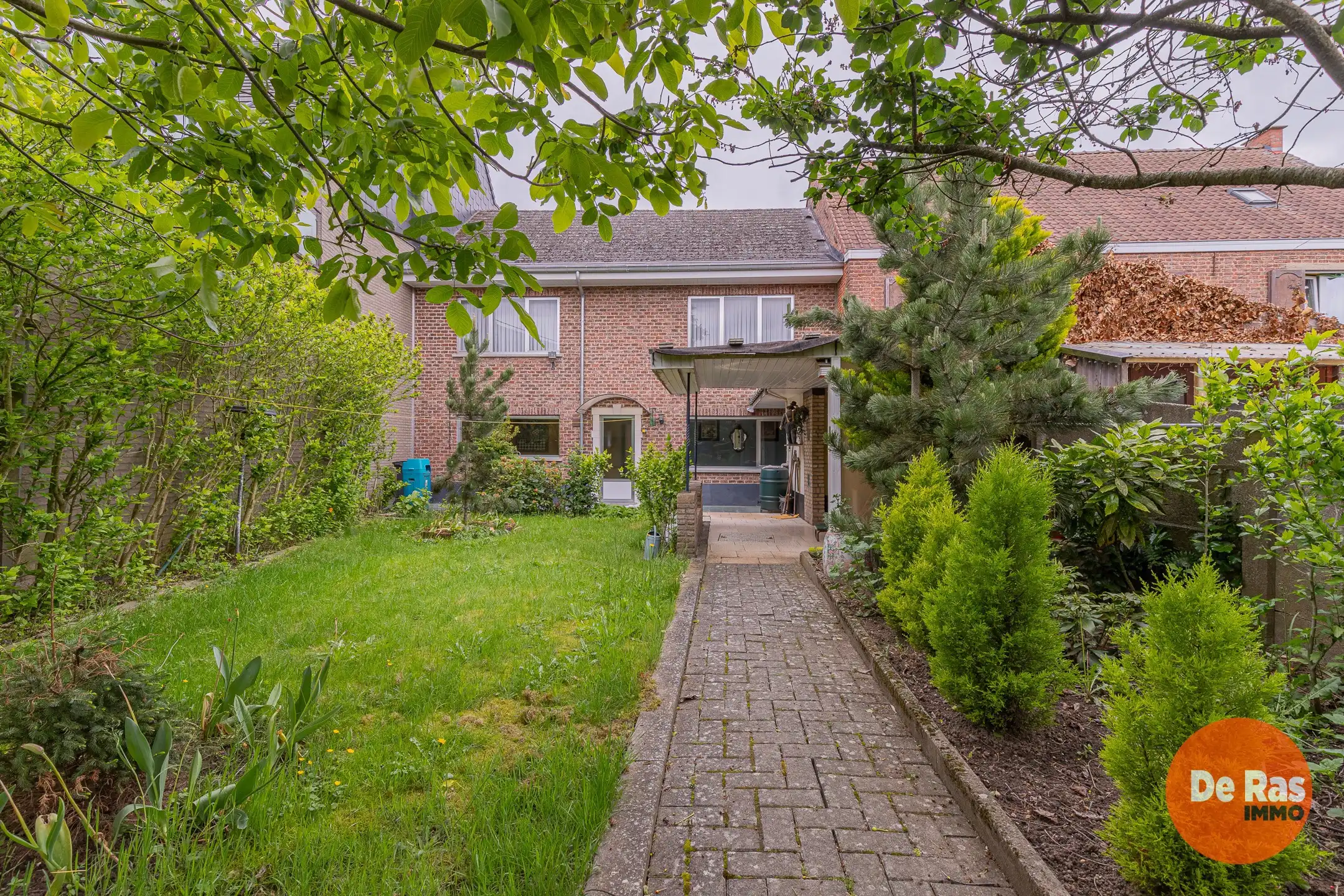 ERONDEGEM - Praktische woning met garage en tuin foto 3