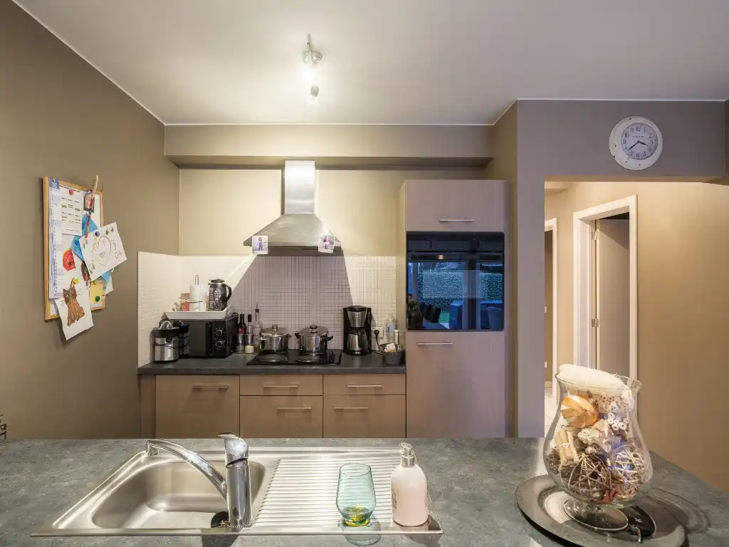 Gentbrugge - Licht op te frissen gelijkvloers appartement met 2 slaapkamers en tuin foto 6